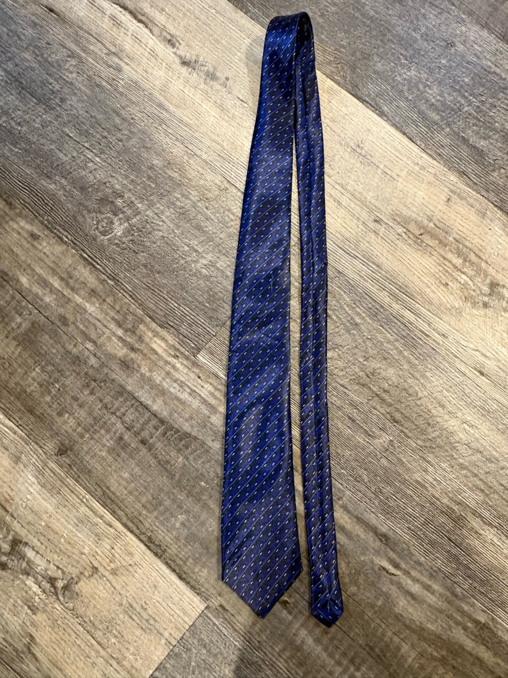 Classic Men's Braveman Blue Patterned Silk Tie
